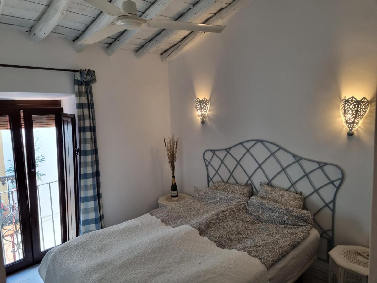 마르베야 Town House With Roof Terrace - Old Town 아파트 외부 사진